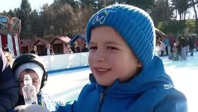 VIDEO S-au distrat pe patine la început de an. Copiii și-au intrat în ritm